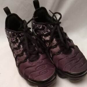 Nike Men's Size 8 Air Vapormax Plus Black/Purple Sneakers. Activewear,Athleisure